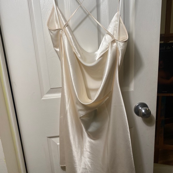Silk white mini dress - Picture 3 of 5